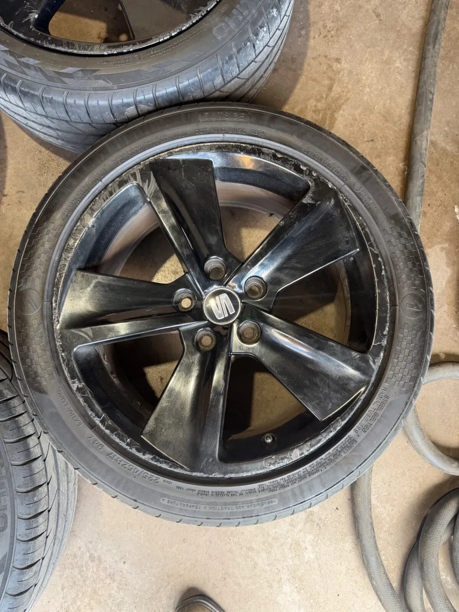 17inch seat Leon FR alloy wheels - Image 3