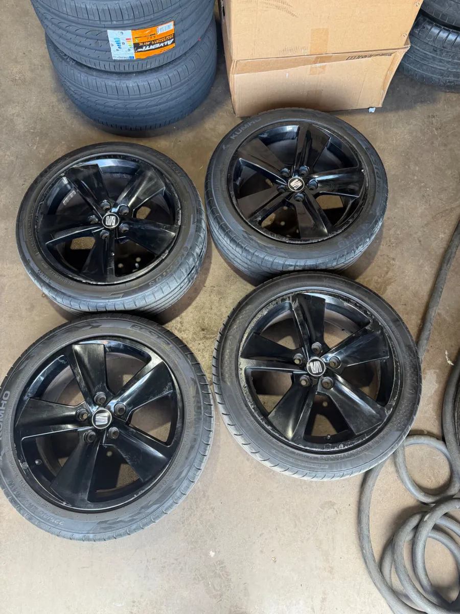 17inch seat Leon FR alloy wheels - Image 1
