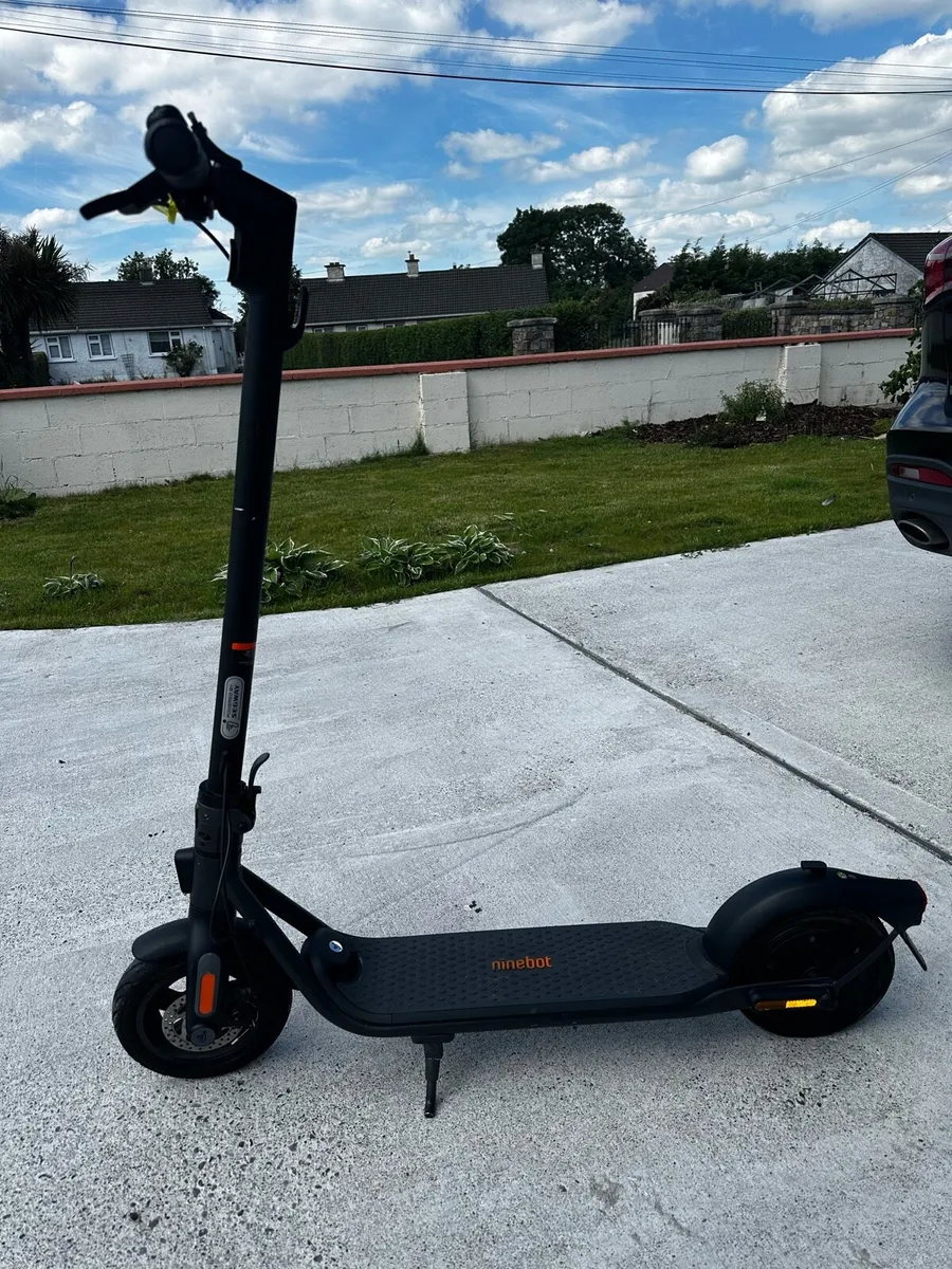 Segway Ninebot F2 Electric Scooter + Charger + - Image 1