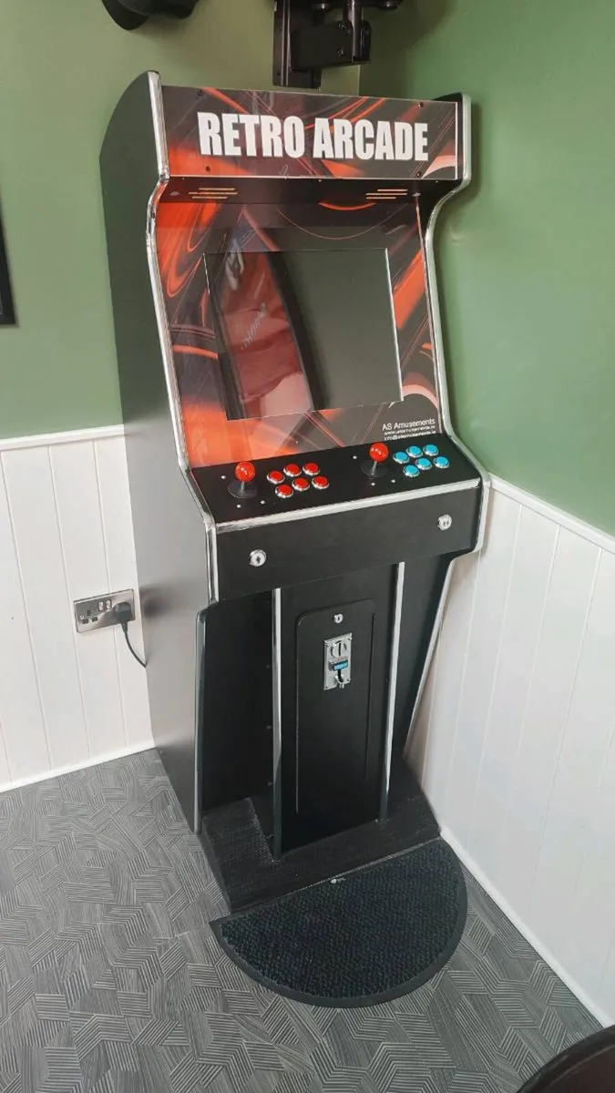 Arcade machine - Image 1