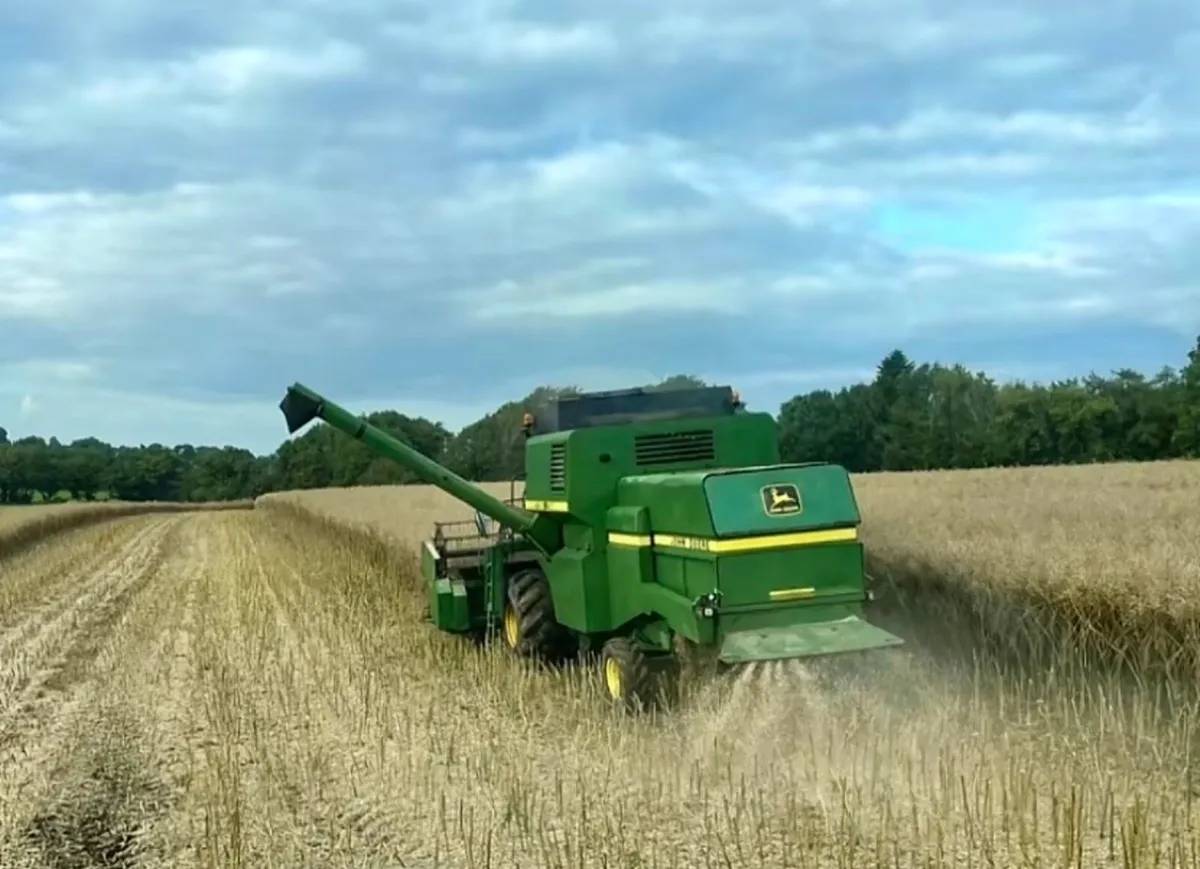 John Deere 1188 - Image 1