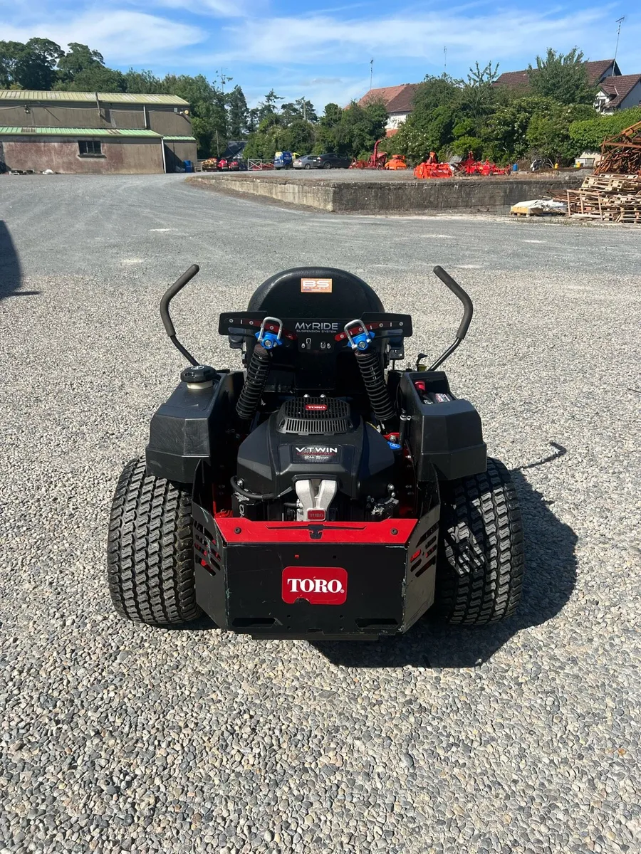 TORO TITAN ZERO TURN MOWER - Image 4