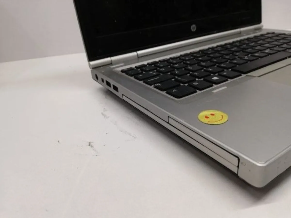 Online Laptop Clearance Auction - Image 1