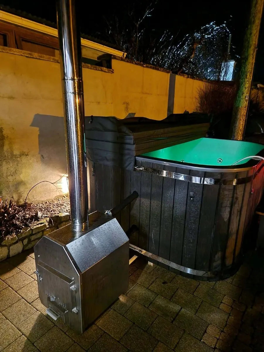 Jaccuzis and Saunas - Image 4