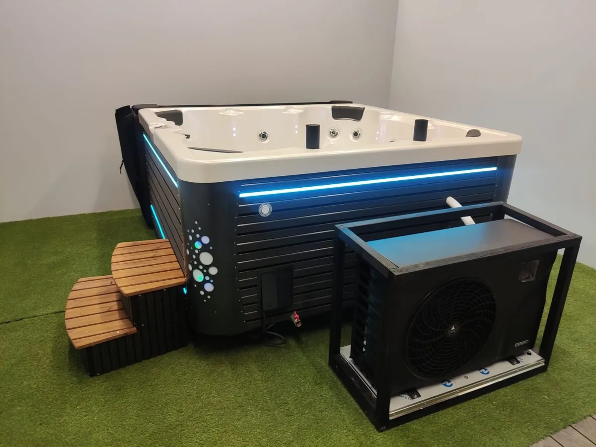 Jaccuzis and Saunas - Image 1