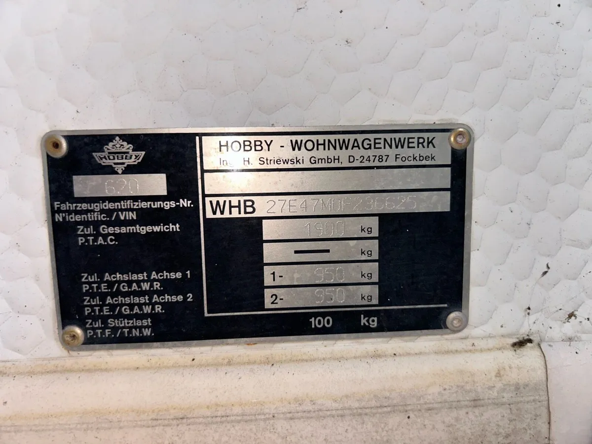 2002 Hobby 620 Twin Axle 5 Berth Caravan - Image 4