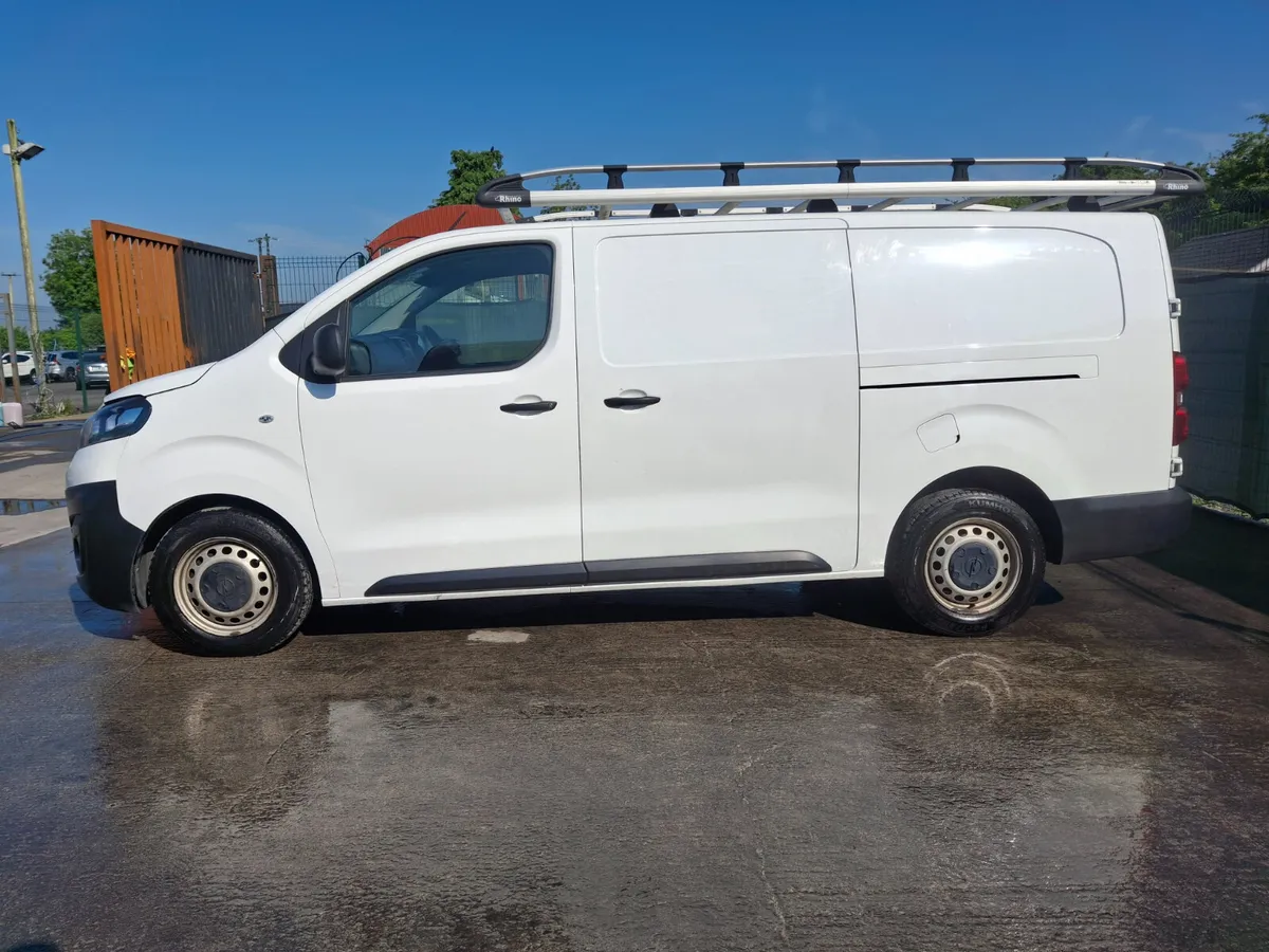 221 Opel Vivaro  1.5 Diesel - Image 4