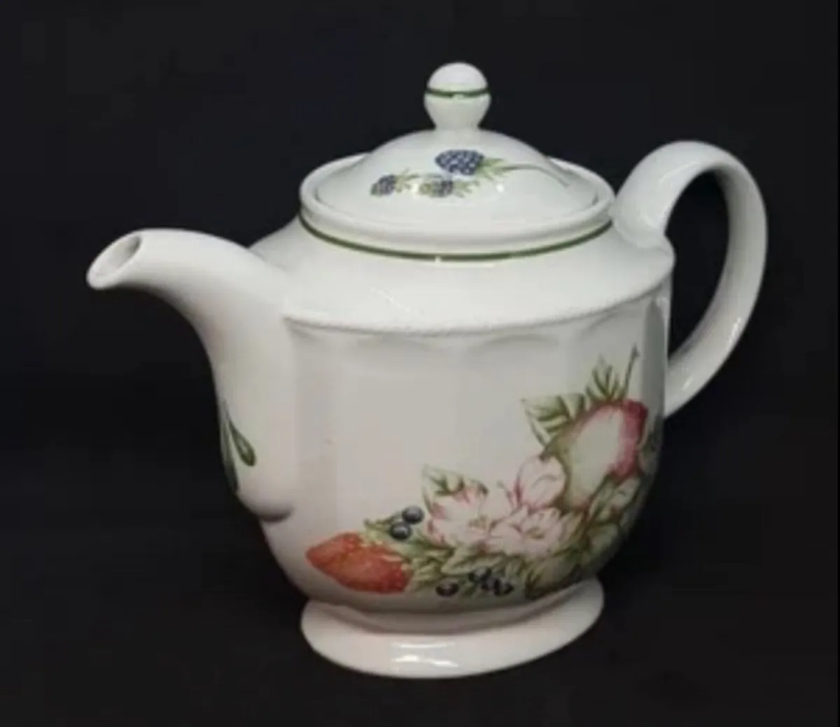 5 Vintage Tea Pots €40 for the lot - Image 4