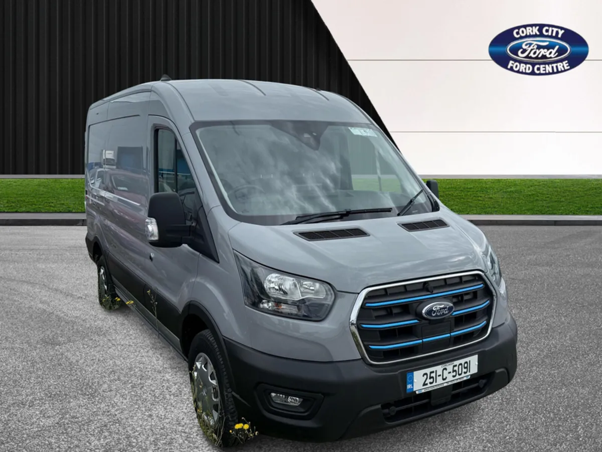 Ford Transit TREND 350M 67KWH 135KW - Image 1