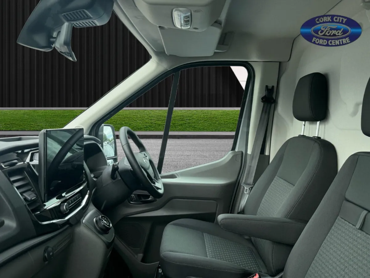 Ford Transit TREND 350M 67KWH 135KW - Image 3