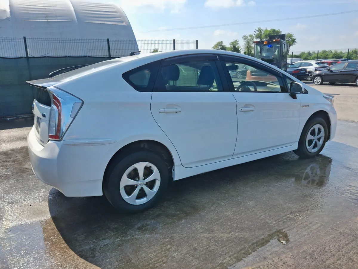 2015 Toyota Prius  Hybrid  Automatic - Image 4