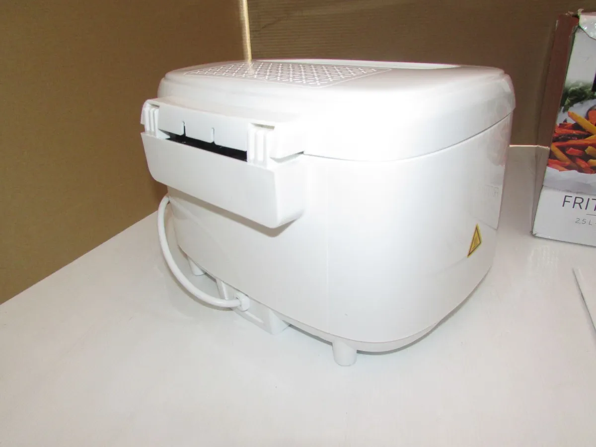 Deep Fat Fryer 2.5 L NEW - Image 3