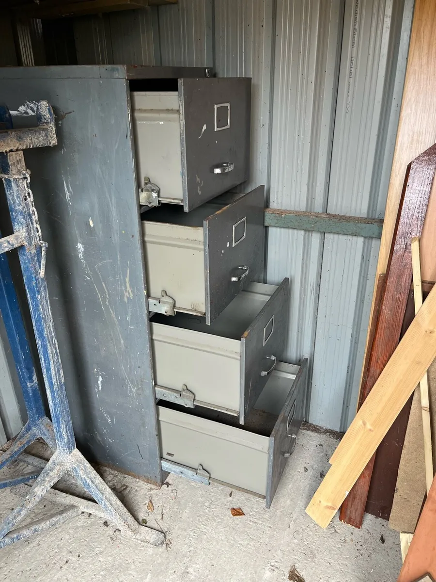 Filling cabinet - Image 1