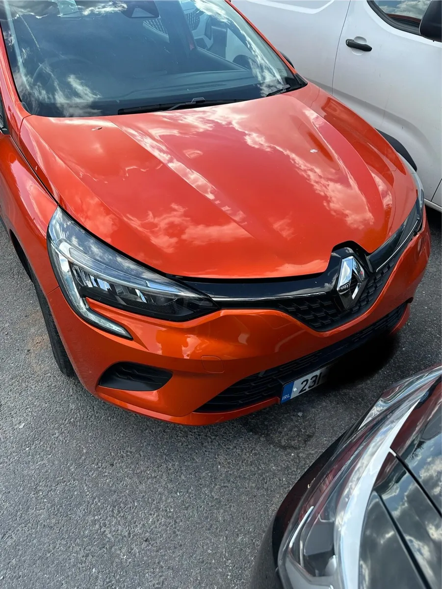 2023 Renault Clio petrol - Image 1