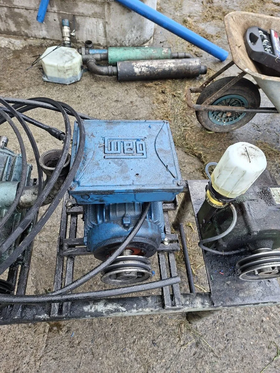 Milking machine - Image 3