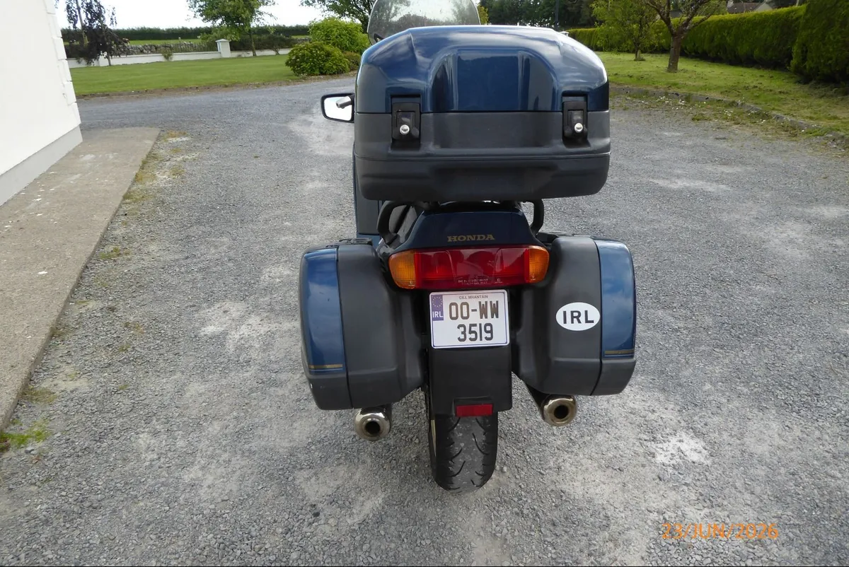 Honda ST1100A Pan European - Image 2