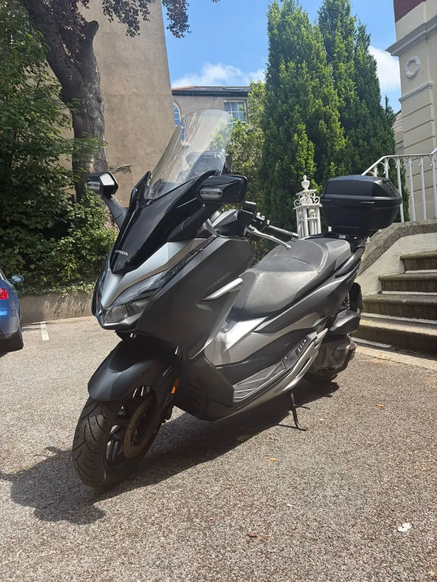 Honda Forza 300 - Image 1