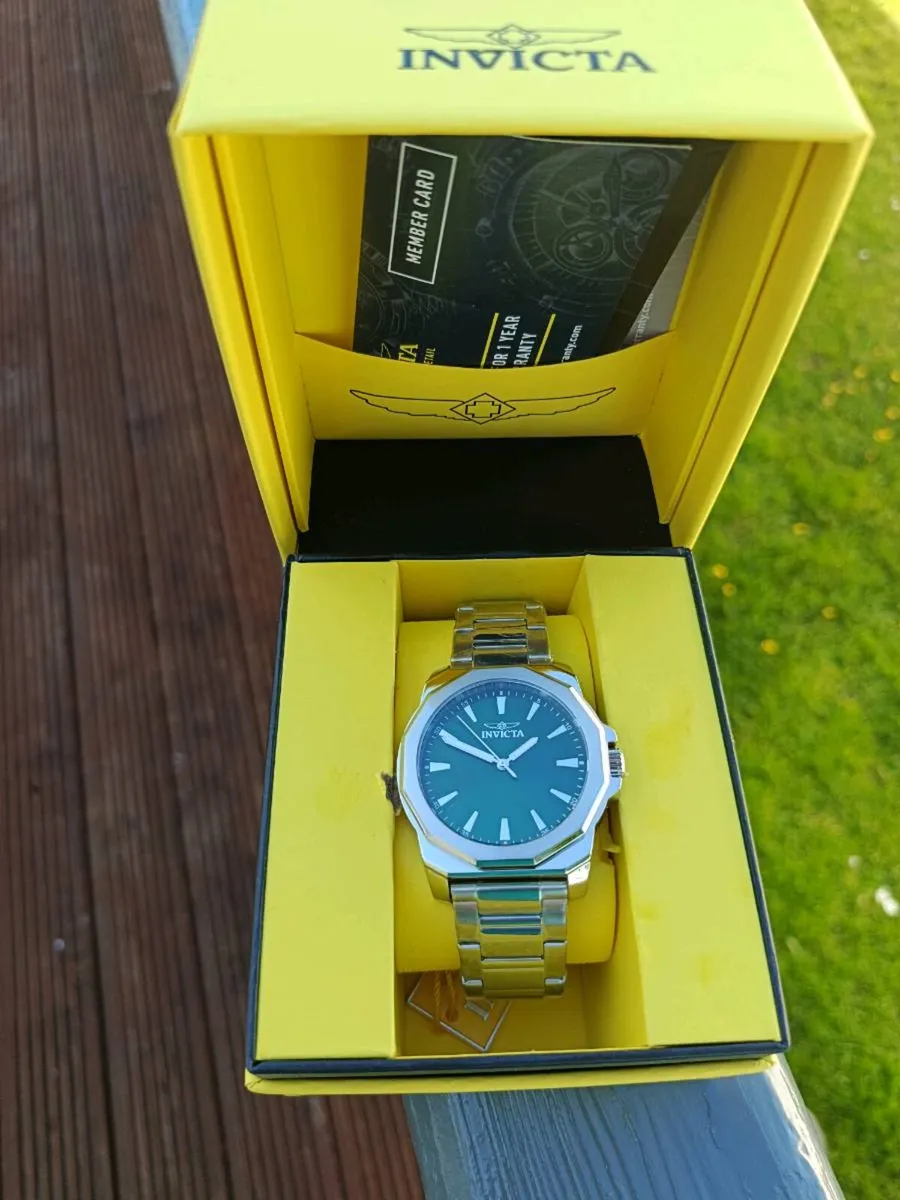 Invicta speedway 42mm watch - Image 1
