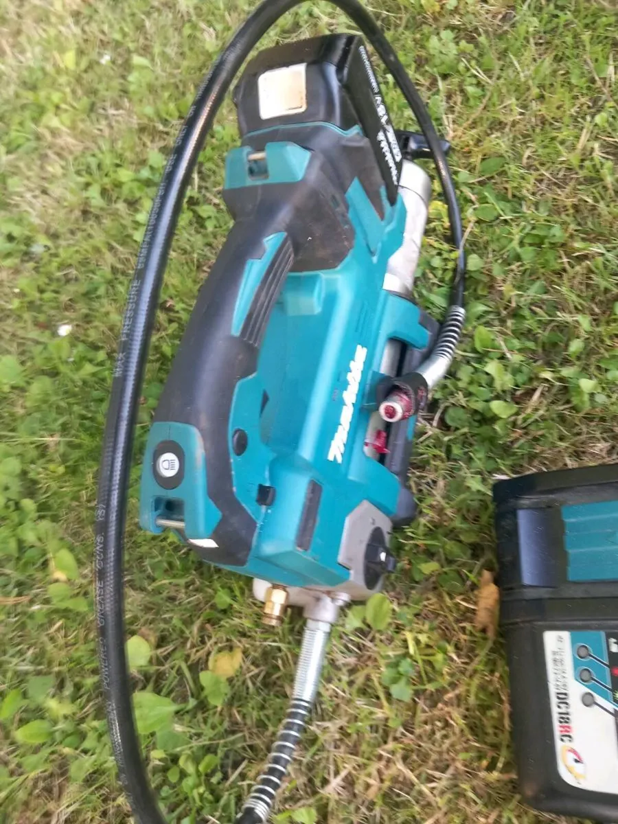 Makita cordless grease gun - Image 2