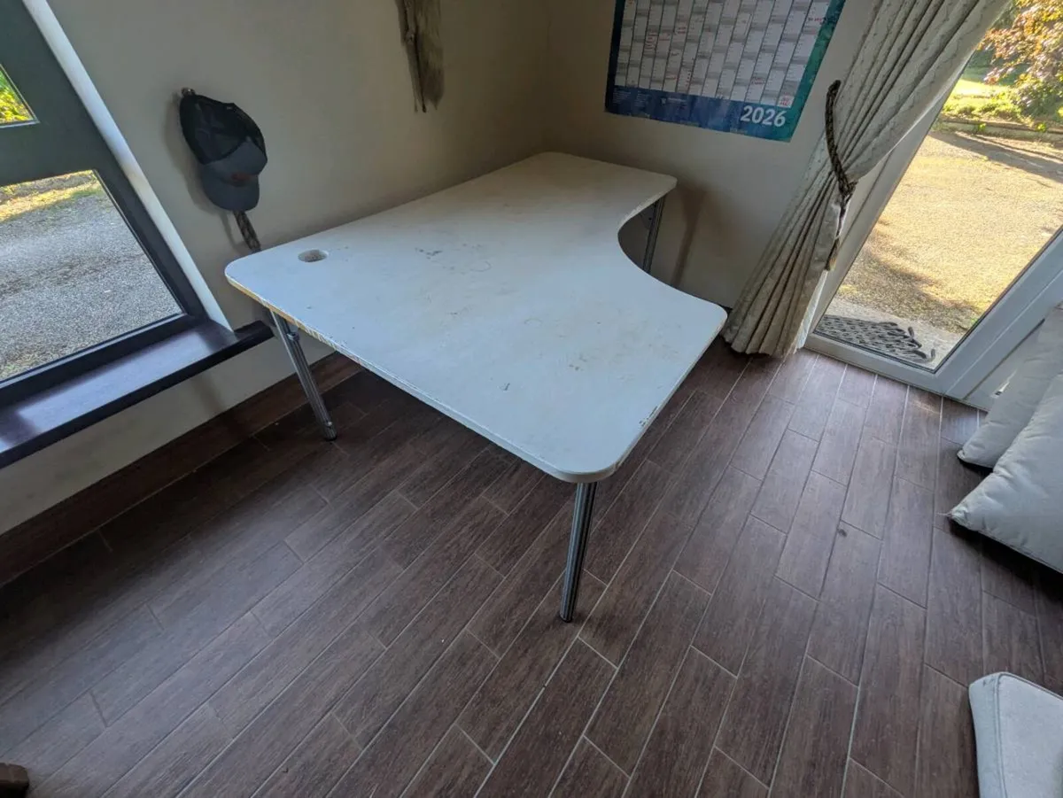 Desk - Image 2