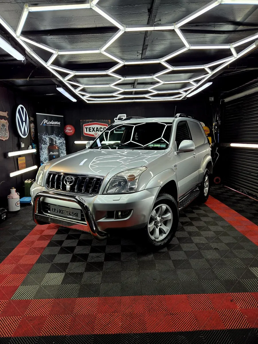 2005 Toyota Landcruiser - Image 1