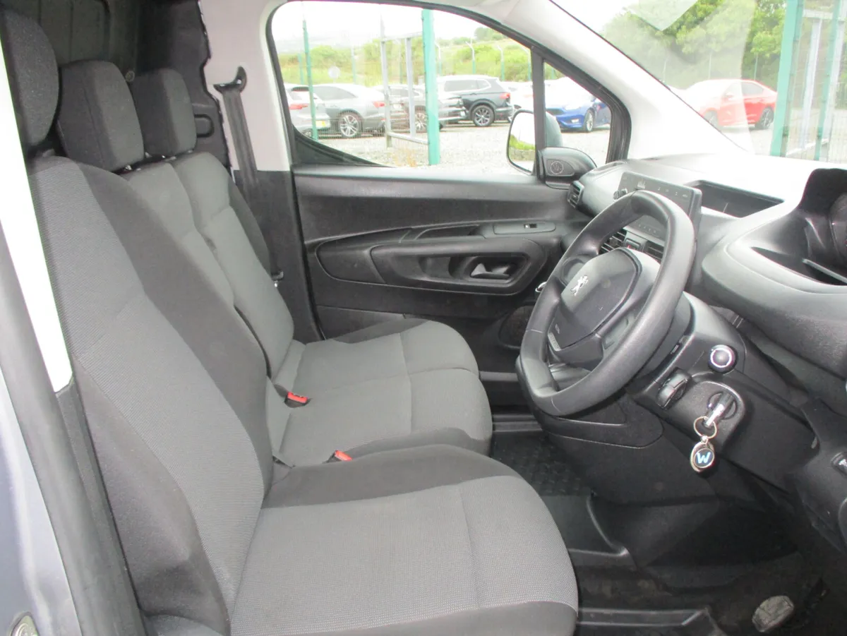 Peugeot Partner 2020 1,5 hdi 3 seater - Image 3