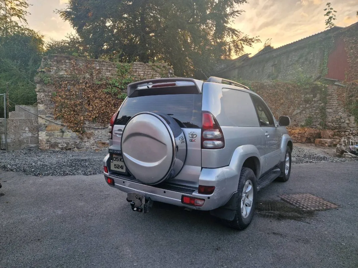 2005 Toyota Landcruiser - Image 2