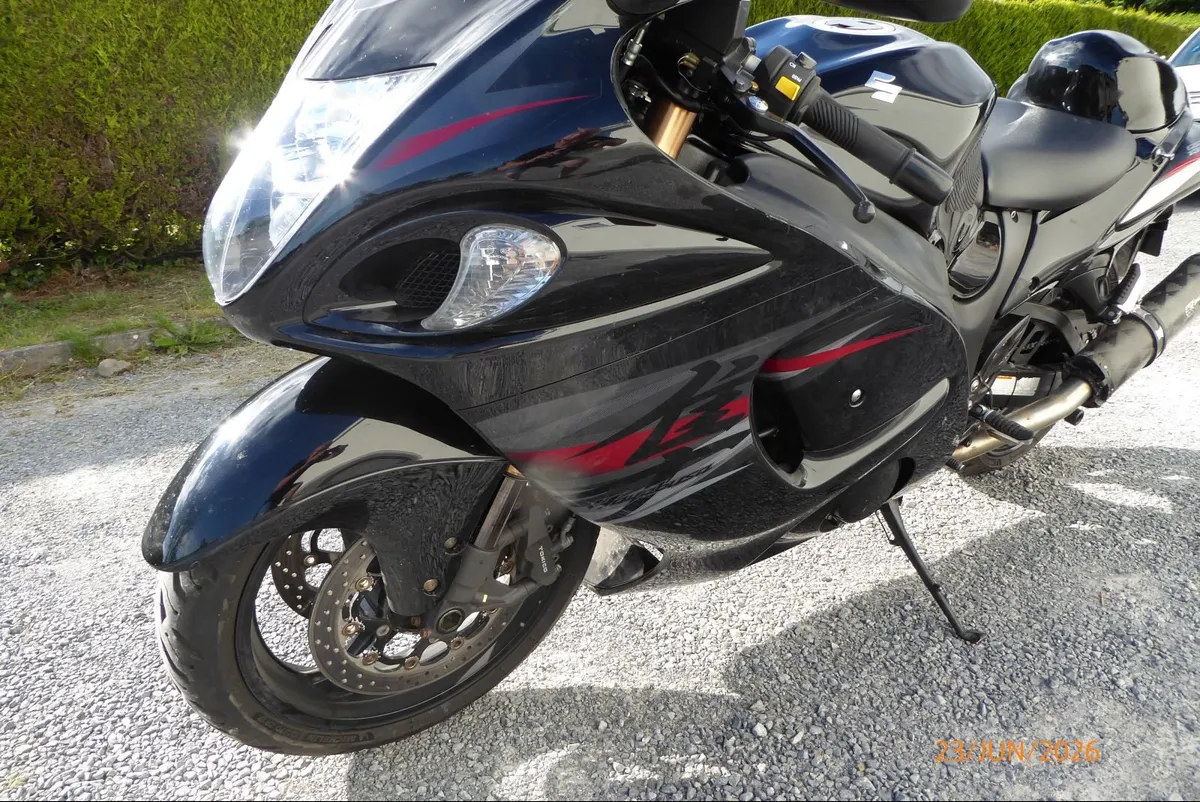 Suzuki GSX1300R Hayabusa - Image 1