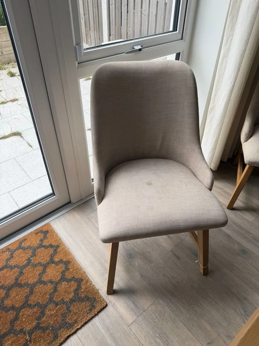 dining table and 6 chairs - Image 4