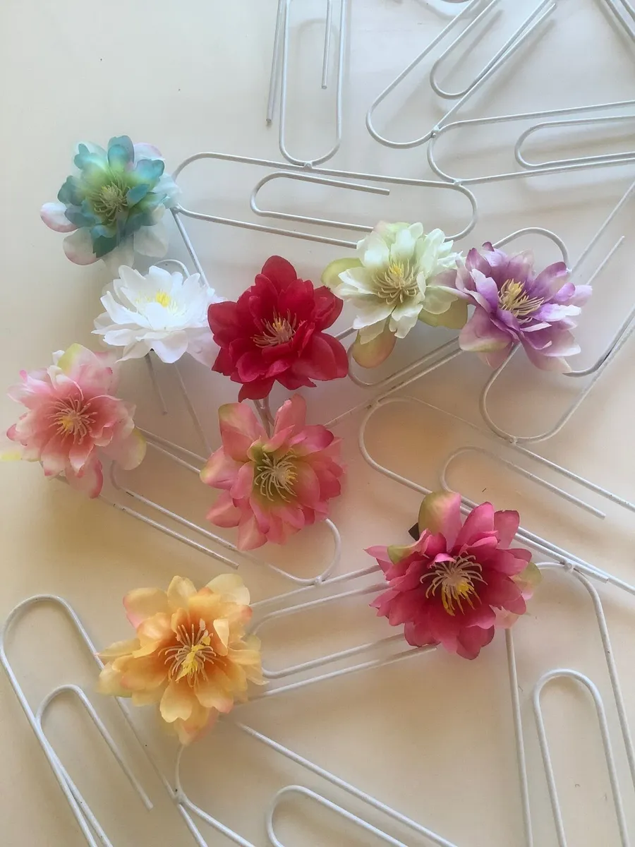 Flower clips