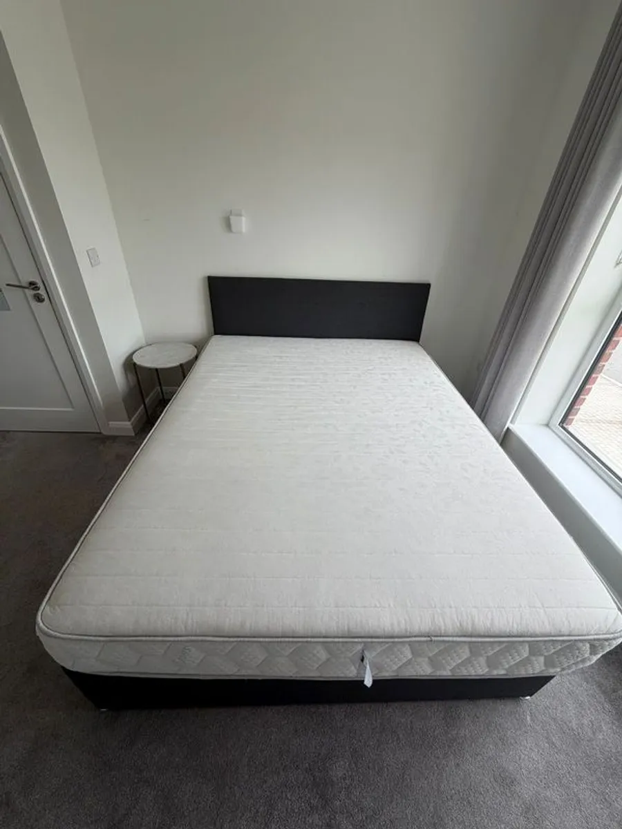 2 superking beds, 1 Double bed and 1 small double - Image 1