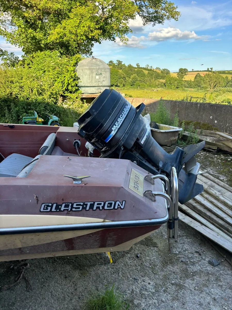 Glastron speed boat - Image 2