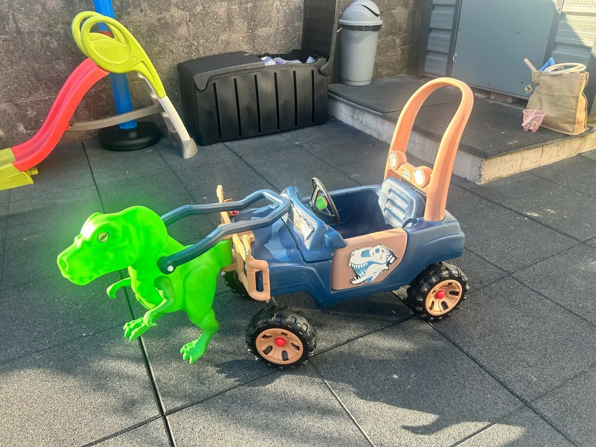 Jurassic Park Dinosaur Ride On Car - Image 1