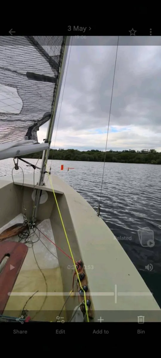 Sailing dinghy - Image 1
