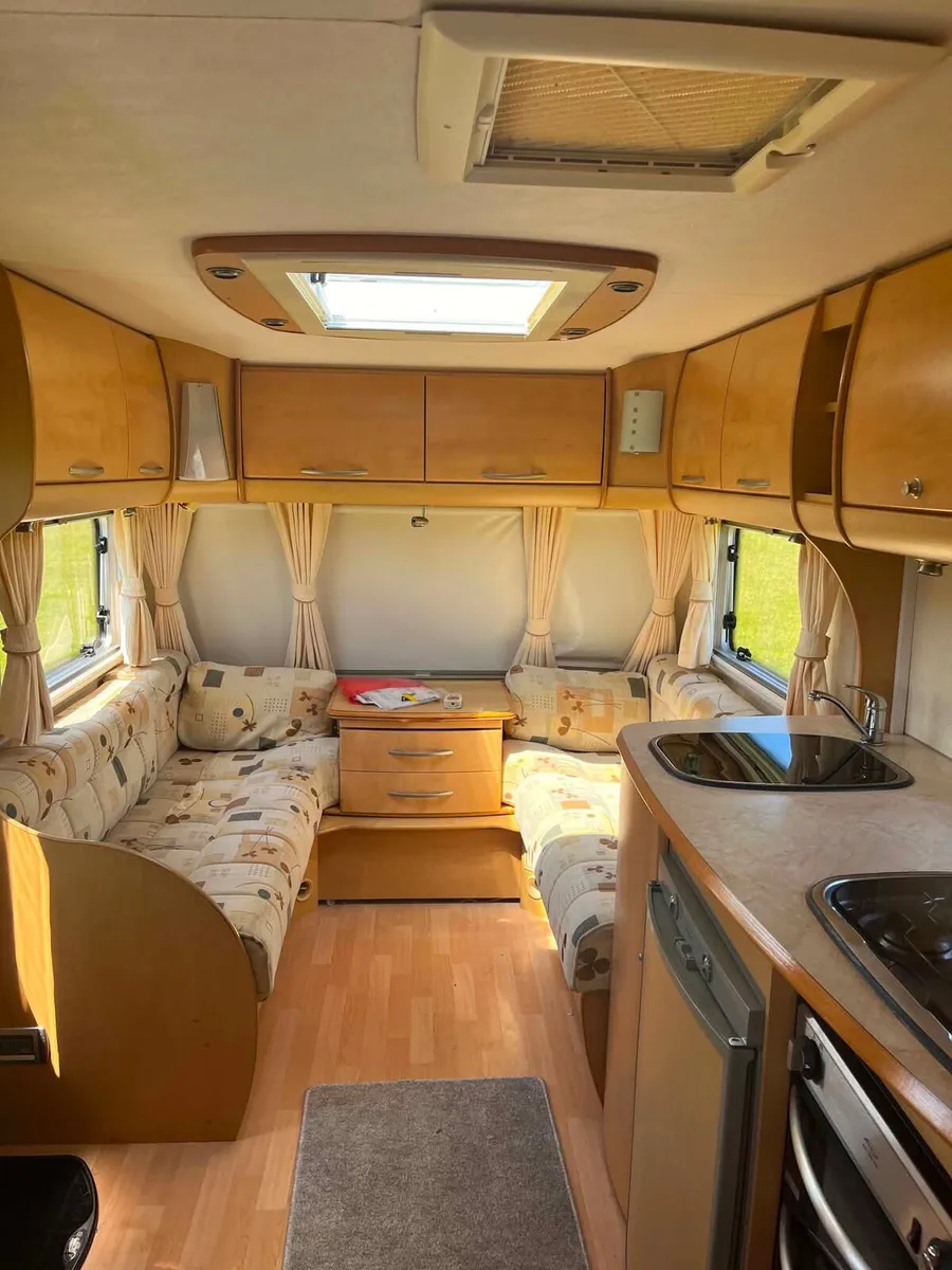 09 Bailey fixed bed with remote mover & Awning - Image 4