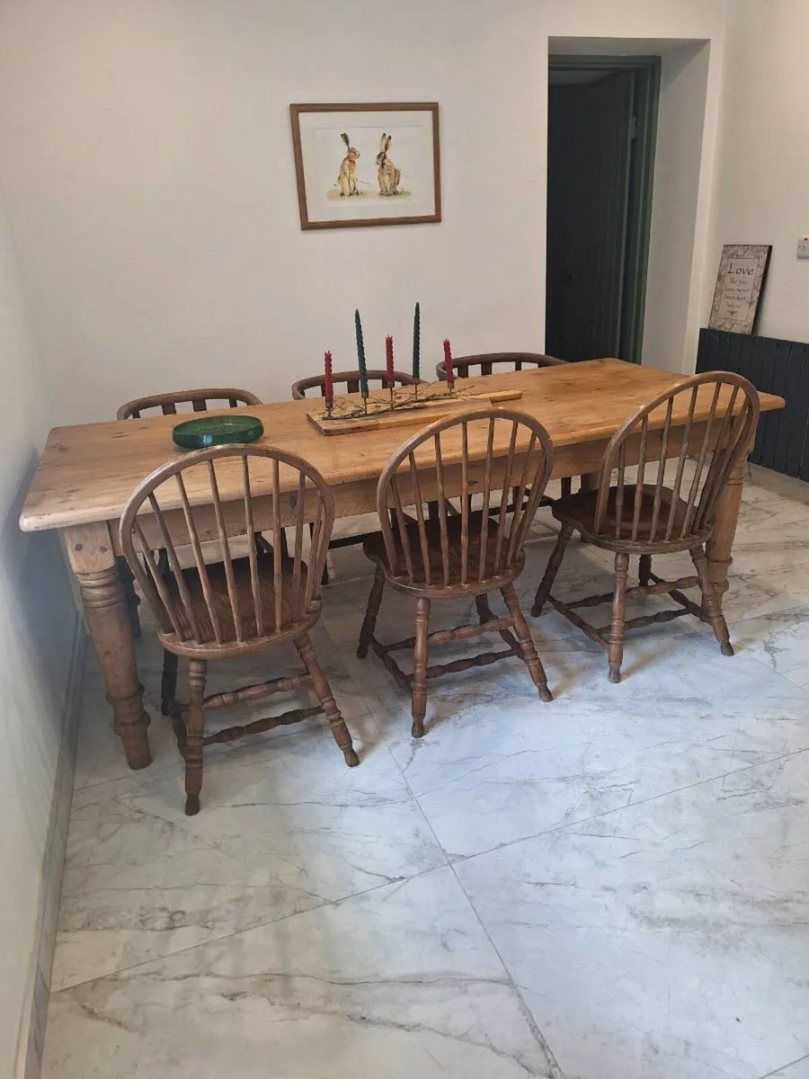 Pine table - Image 1