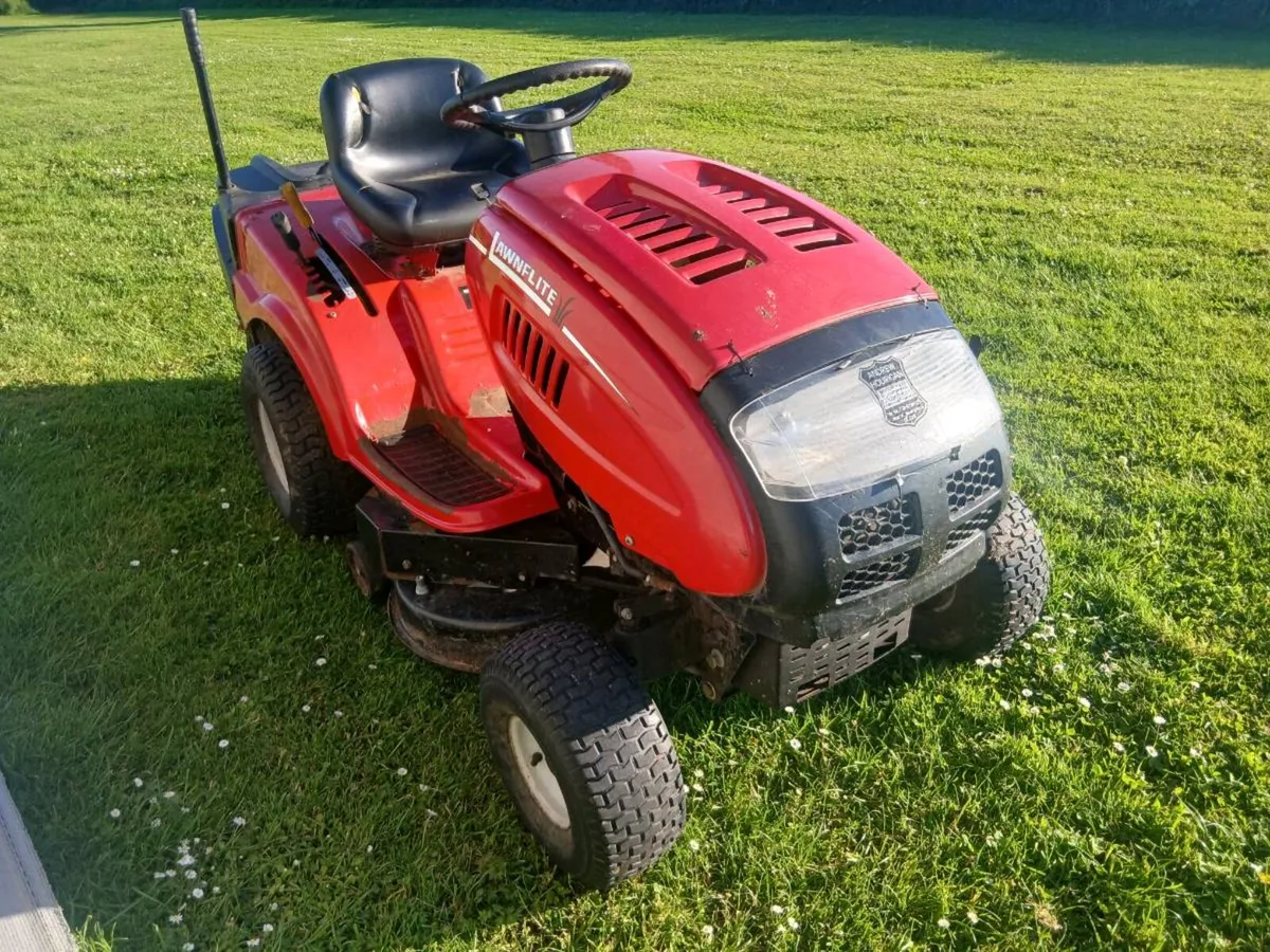 Ride on lawnmower - Image 4