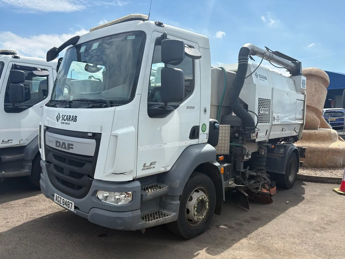2016 Daf LF220 Scarab Road Sweeper 15 Tonnes - Image 3