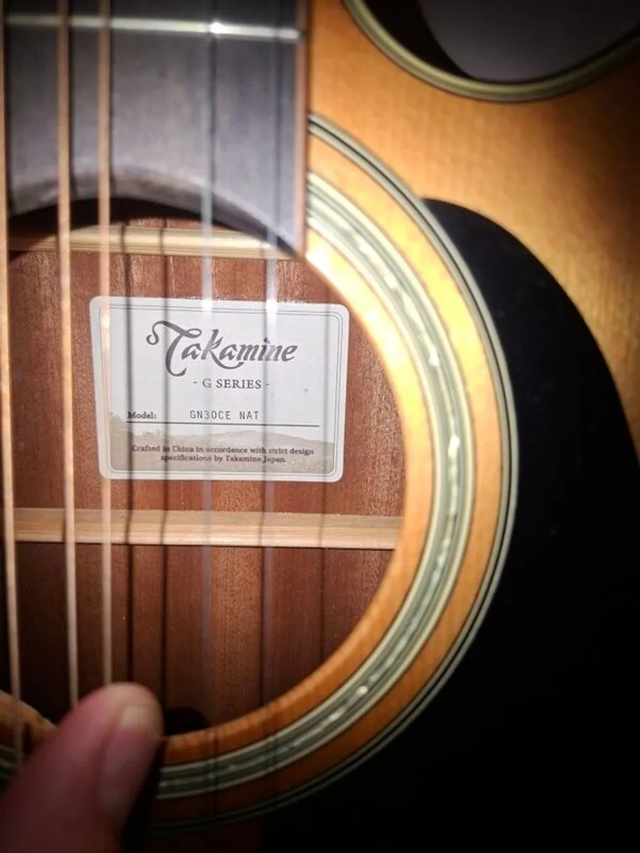 takamine acoustic guitar - Image 3