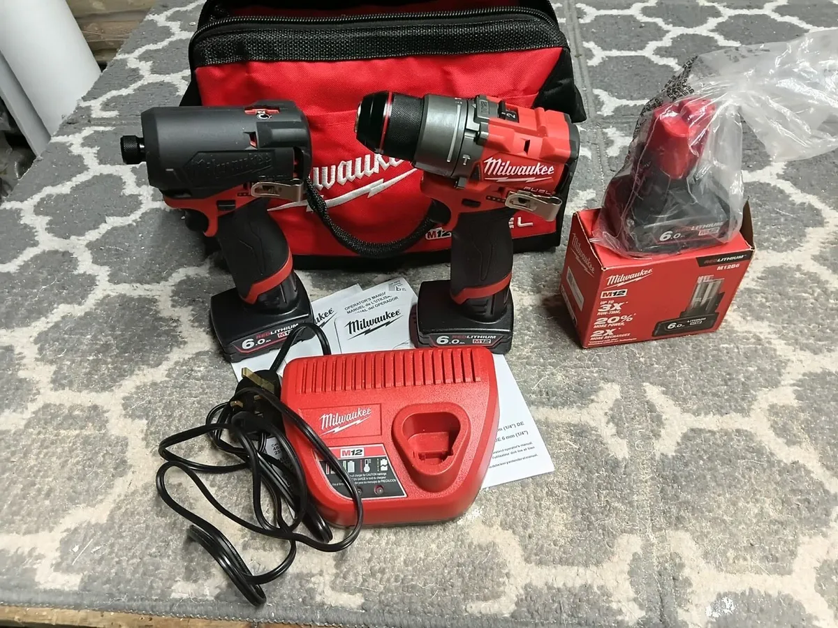 Milwaukee m12 - Image 2
