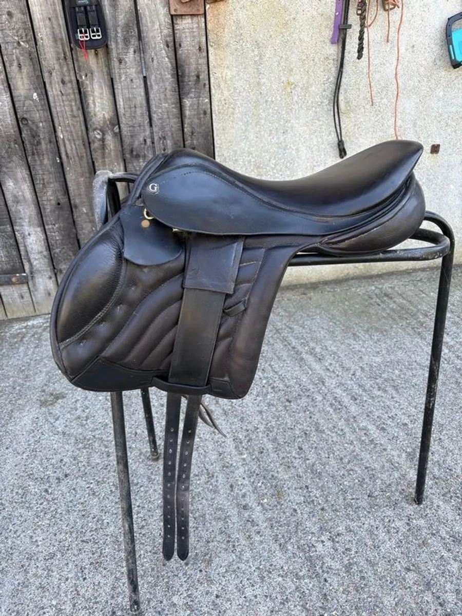 Jumping saddle - Image 1