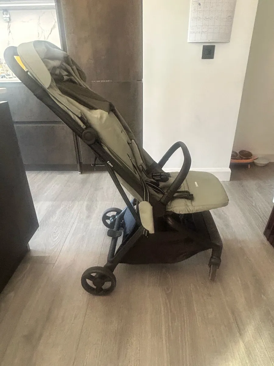 Zummi Eden Compact Stroller - Image 1