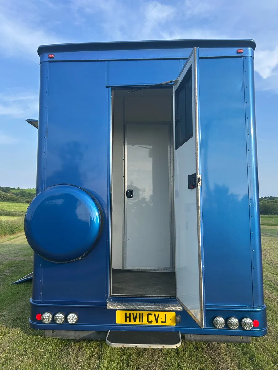Horse van - Image 4