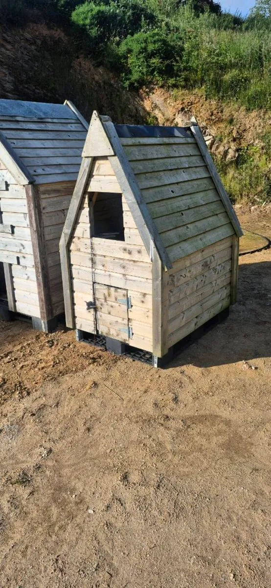 Dog houses - Image 2