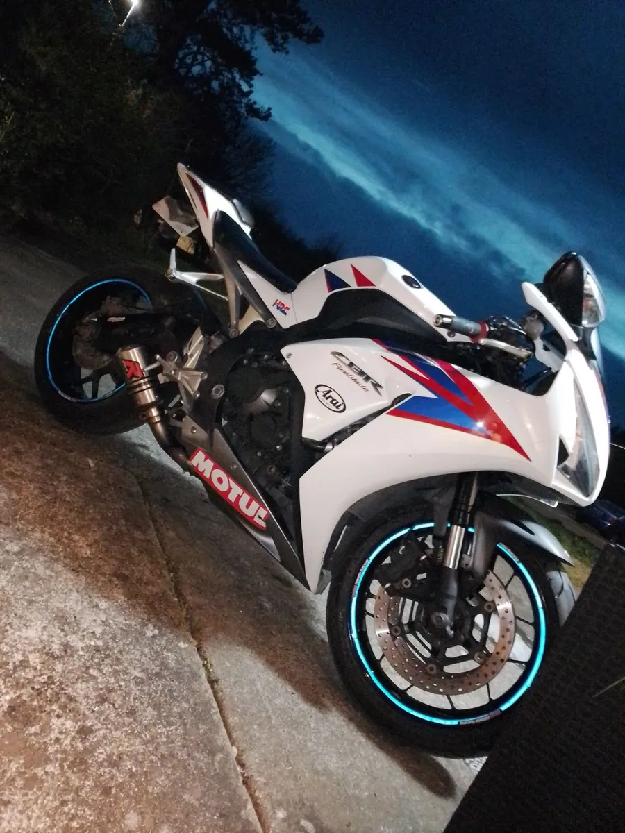 Honda Fireblade CBR 1000RR - Image 3