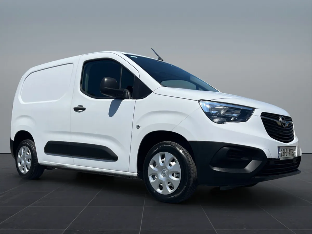 Opel Combo KOMF L1H1-1.5 100PS D 3DR KOMFORT TRIM - Image 1