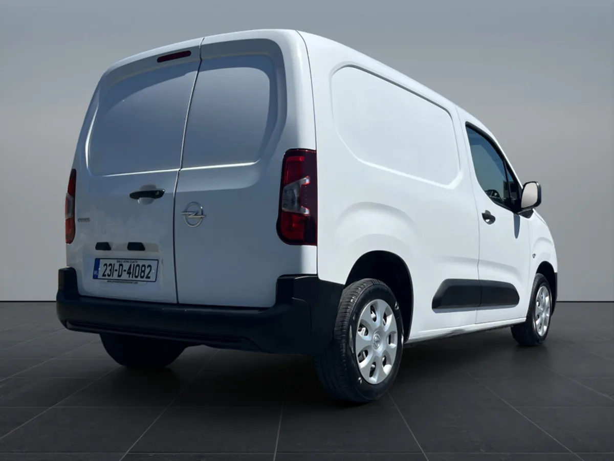 Opel Combo KOMF L1H1-1.5 100PS D 3DR KOMFORT TRIM - Image 3