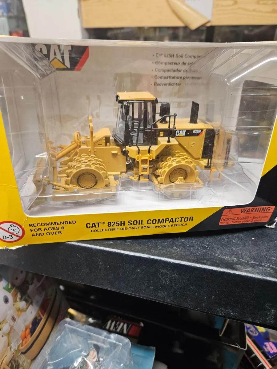 Corgi Norscot Caterpillar Soil Compactor - Image 2