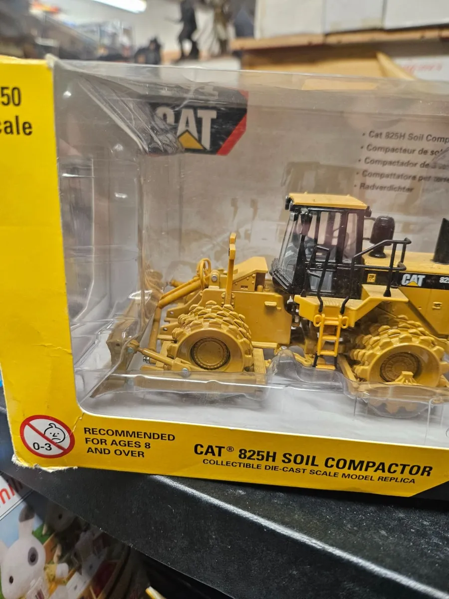 Corgi Norscot Caterpillar Soil Compactor - Image 4