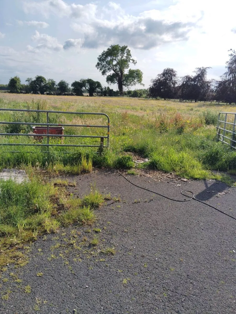 Large 3-4 acre field to rent